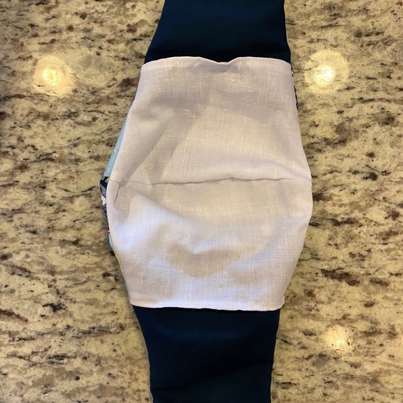 (Elastic) Snoopy Fabric Face Mask w/ Filter Pocket - Picture 4 of 7